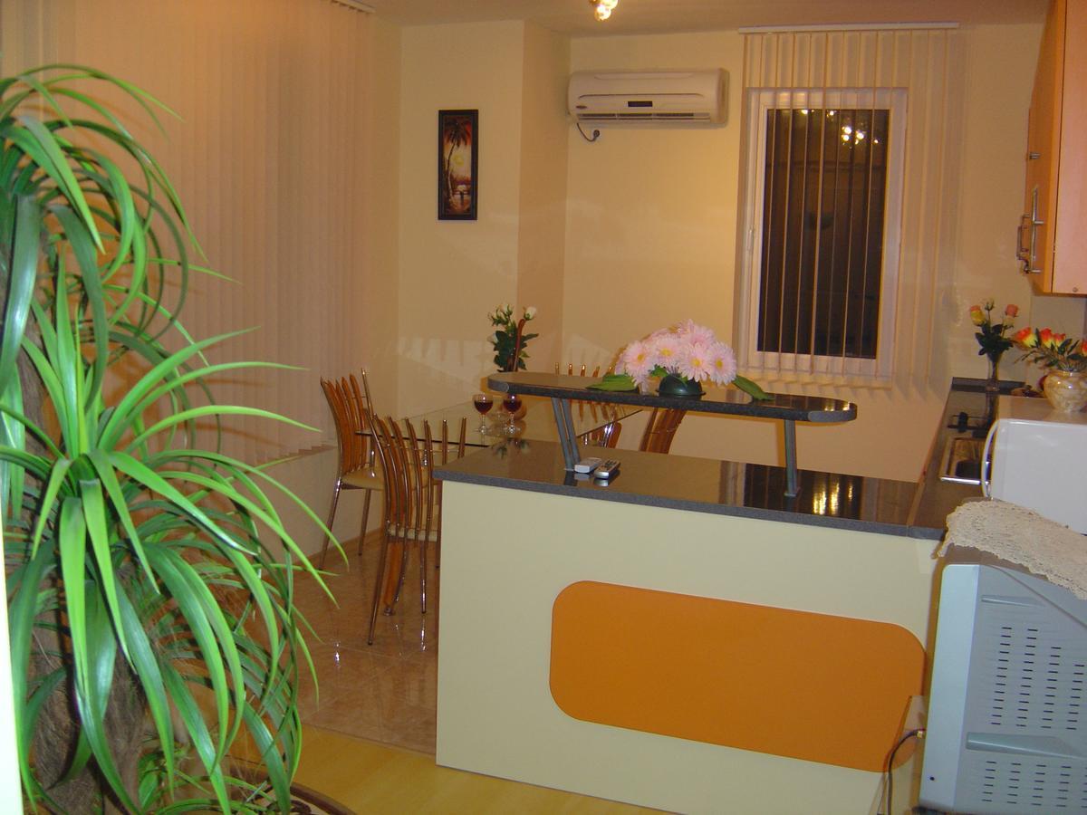 Casa Brava 2 Apartments Sveti Vlas Esterno foto
