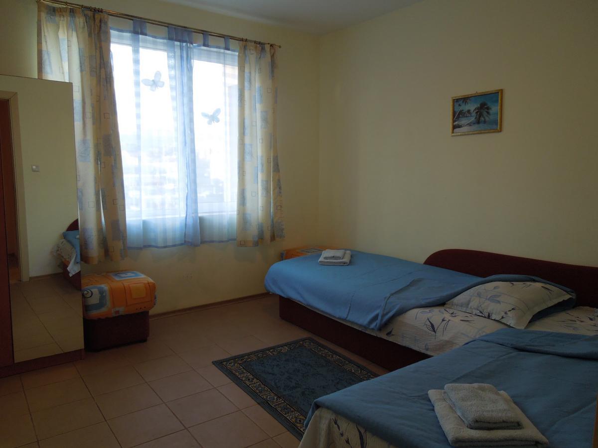 Casa Brava 2 Apartments Sveti Vlas Esterno foto