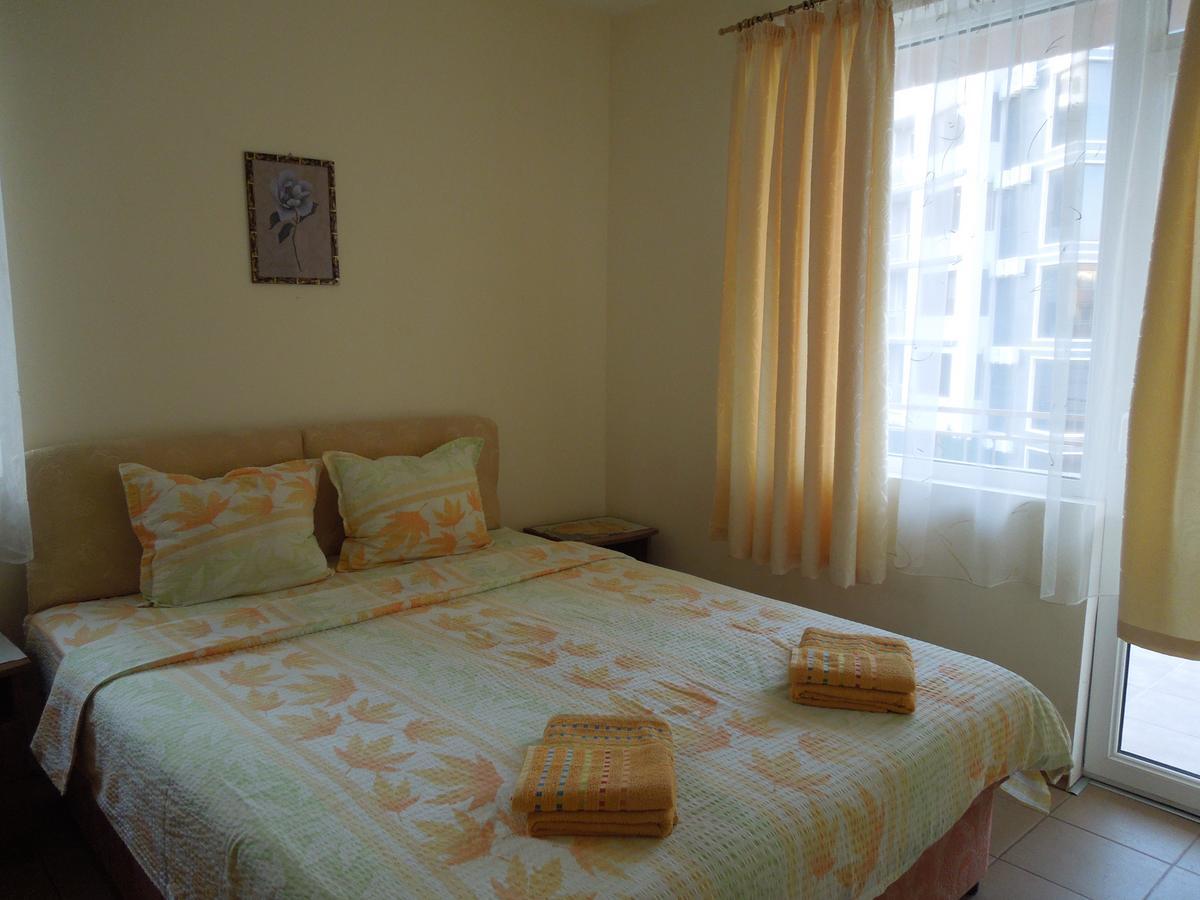 Casa Brava 2 Apartments Sveti Vlas Esterno foto