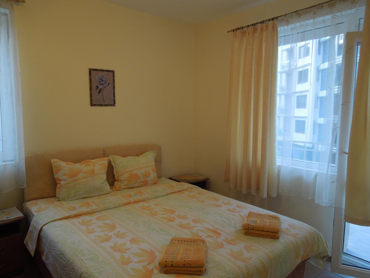 Casa Brava 2 Apartments Sveti Vlas Esterno foto