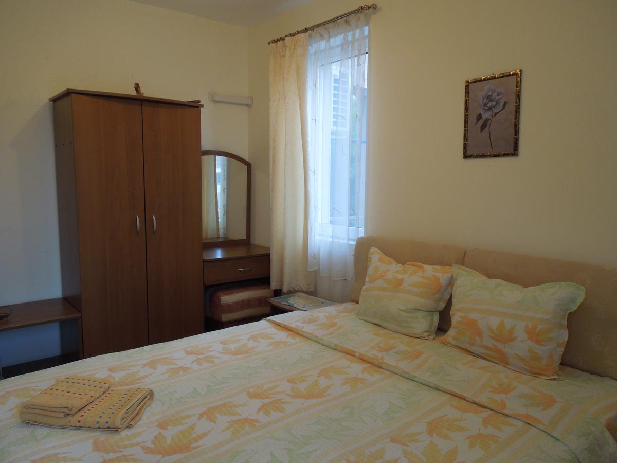 Casa Brava 2 Apartments Sveti Vlas Esterno foto
